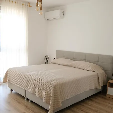 Gaia Vlorë